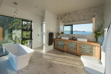 Photo of property in 98 Pukematu Lane, Russell, 0202