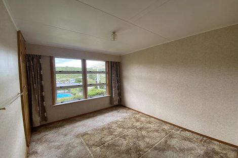 Photo of property in 100 Milton Terrace, Picton, 7220