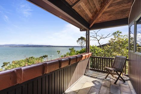 Photo of property in 16 Brigantine Drive, Beach Haven, Auckland, 0626