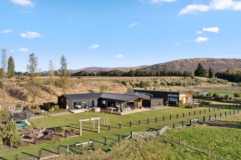 Photo of property in 87 Black Peak Road, Wanaka, 9382