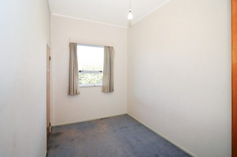 Photo of property in 21 Paynters Avenue, Strandon, New Plymouth, 4312