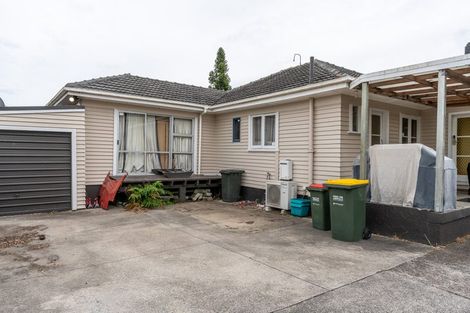 Photo of property in 35 Lake Crescent, Hamilton Lake, Hamilton, 3204