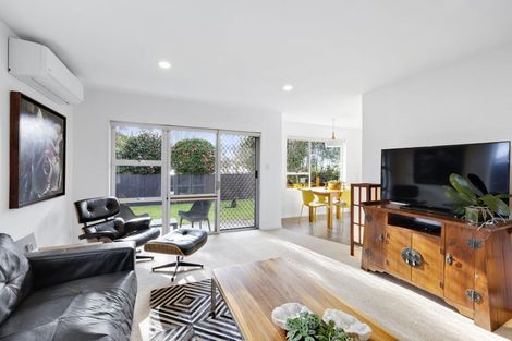 Photo of property in 35b Clemow Road, Fitzroy, New Plymouth, 4312