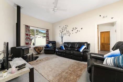 Photo of property in 47 Kent Street, Picton, 7220