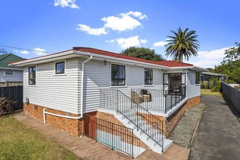 Photo of property in 5 Keats Place, Blockhouse Bay, Auckland, 0600