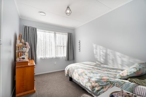Photo of property in 17 Mountbatten Grove, Clouston Park, Upper Hutt, 5018