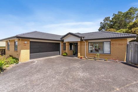 Photo of property in 90 Buscomb Avenue, Henderson, Auckland, 0610