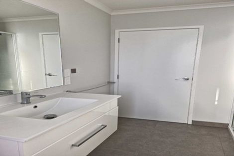 Photo of property in 29 Discovery Place, Marfell, New Plymouth, 4310