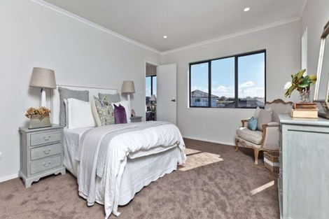 Photo of property in 33 Cilliers Drive, Silverdale, 0932