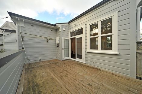 Photo of property in 343 The Terrace, Te Aro, Wellington, 6011