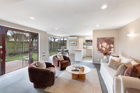 Photo of property in 2/172 Langdons Road, Northcote, Christchurch, 8052