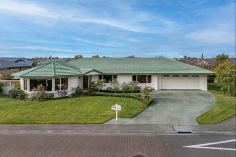 Photo of property in 2 Lowndes Place, Taradale, Napier, 4112