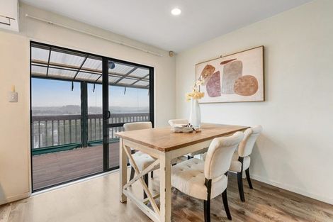 Photo of property in 1/21 Jumento Place, Unsworth Heights, Auckland, 0632