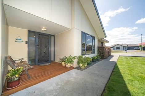 Photo of property in 53 Geneva Terrace, Kelvin Grove, Palmerston North, 4414