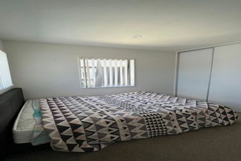 Photo of property in 10 Aeronautic Road, Takanini, 2112