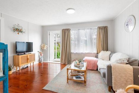 Photo of property in 25 Penton Road, Stanmore Bay, Whangaparaoa, 0932