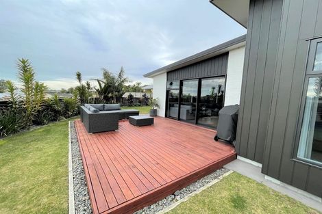 Photo of property in 2 Piper Way, Glen Avon, New Plymouth, 4312
