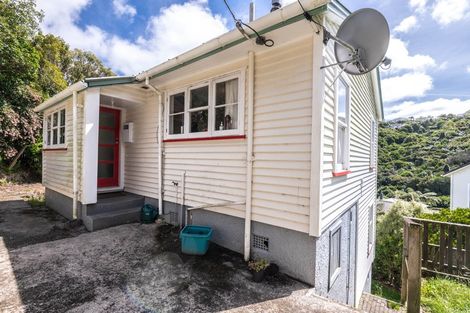 Photo of property in 21 Montgomery Avenue, Karori, Wellington, 6012