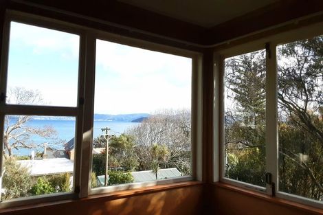 Photo of property in 10 Taungata Road, York Bay, Lower Hutt, 5013