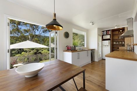 Photo of property in 11 Winchester Avenue, Pinehaven, Upper Hutt, 5019