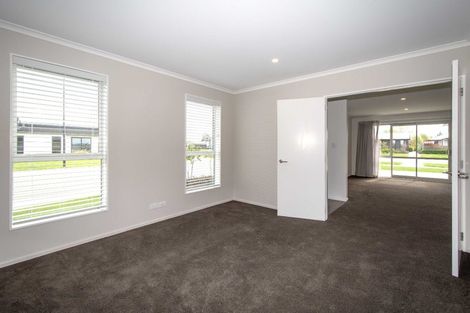 Photo of property in 31 Tara Crescent, Woodend, 7610