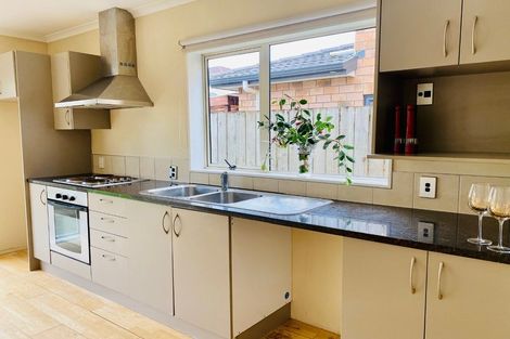 Photo of property in 9 Maypark Crescent, Flat Bush, Auckland, 2016