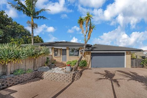 Photo of property in 11 Cognac Place, Henderson, Auckland, 0612