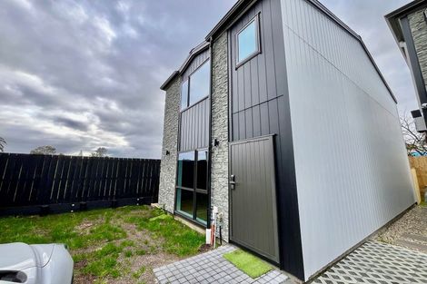 Photo of property in 8e Woburn Street, Mangere East, Auckland, 2024