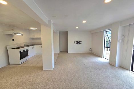 Photo of property in 33 Alidade Place, Massey, Auckland, 0614