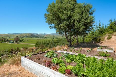 Photo of property in 670 Hawkesbury Road, Hawkesbury, Blenheim, 7272