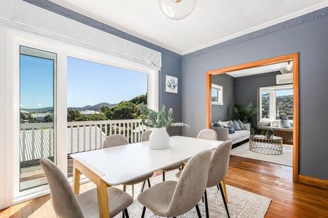 Photo of property in 112 Eden Street, Island Bay, Wellington, 6023