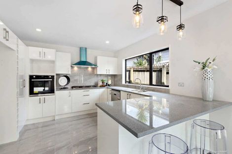 Photo of property in 18b Riverpark Crescent, Henderson, Auckland, 0610