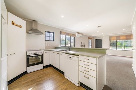 Photo of property in 16b Parsons Glen, Karori, Wellington, 6012