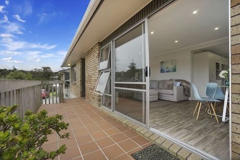 Photo of property in 1/17 Sandiacre Way, Browns Bay, Auckland, 0630