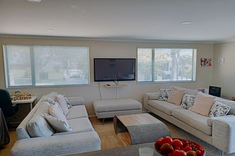 Photo of property in 11 Parkwood Crescent, Gulf Harbour, Whangaparaoa, 0930