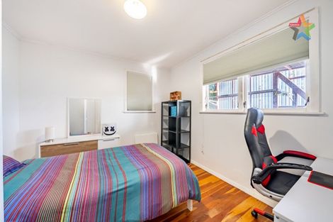 Photo of property in 11 Amundsen Grove, Stokes Valley, Lower Hutt, 5019