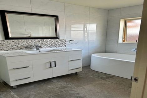 Photo of property in 55 Robin Brooke Drive, Flat Bush, Auckland, 2019