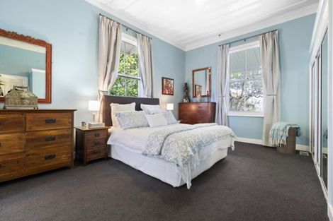 Photo of property in 30 Maritime Terrace, Birkenhead, Auckland, 0626