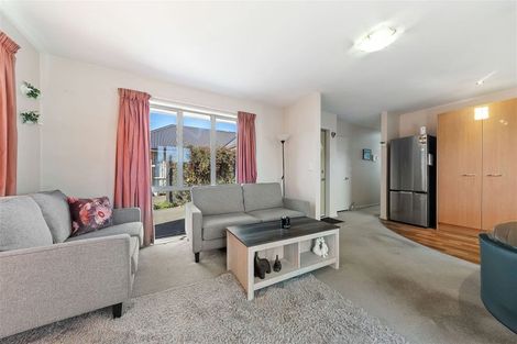 Photo of property in 2/31 Tuckers Road, Redwood, Christchurch, 8051