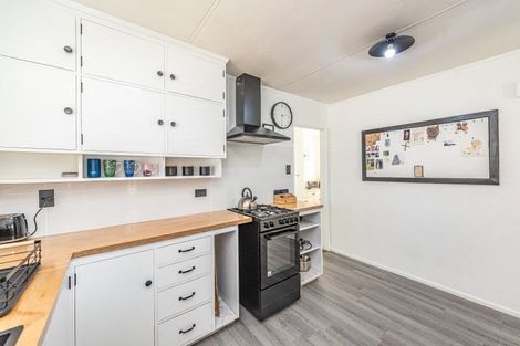 Photo of property in 12 Massey Street, Aramoho, Whanganui, 4500