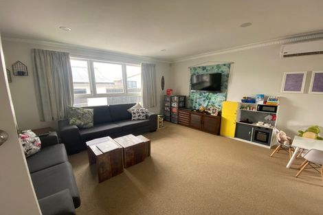 Photo of property in 43a Edgewater Drive, Pakuranga, Auckland, 2010