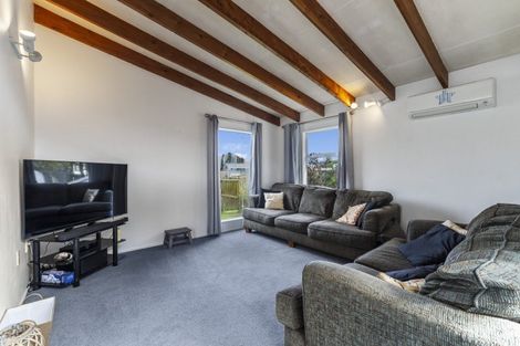 Photo of property in 20 Simcox Street, Otaki Beach, Otaki, 5512