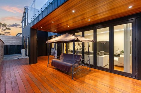 Photo of property in 4 Taku Close, Long Bay, Auckland, 0630