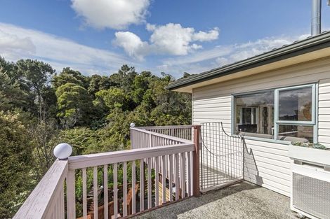 Photo of property in 3 Lincoln Close, Northcross, Auckland, 0630