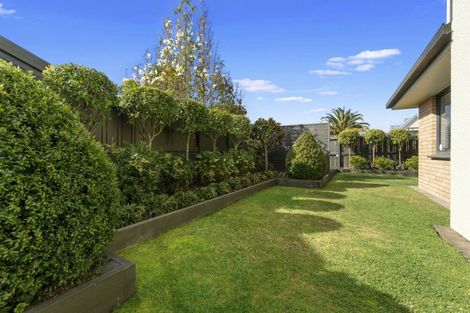 Photo of property in 32 Madill Road, St Andrews, Hamilton, 3200