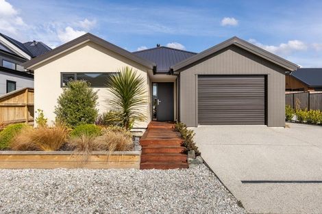 Photo of property in 6 Rill Lane, Jacks Point, 9371