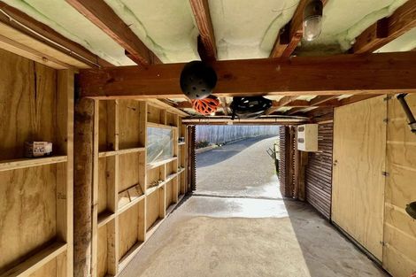 Photo of property in 2/11 Firle Place, Green Bay, Auckland, 0604