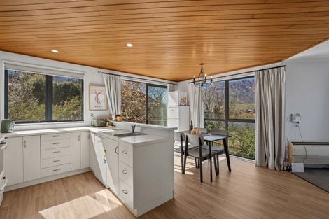 Photo of property in 8b Cresta Lane, Frankton, Queenstown, 9300