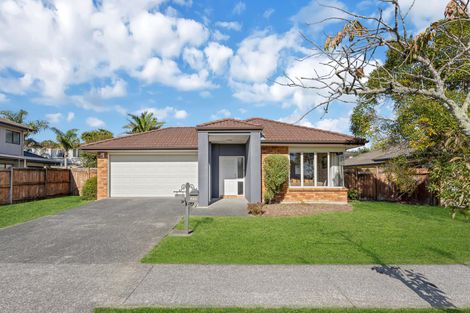 Photo of property in 48 Aberdeen Crescent, Wattle Downs, Auckland, 2103