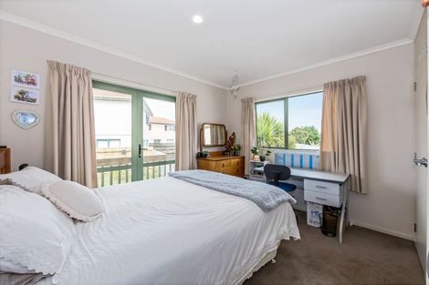Photo of property in 215 Alec Craig Way, Gulf Harbour, Whangaparaoa, 0930